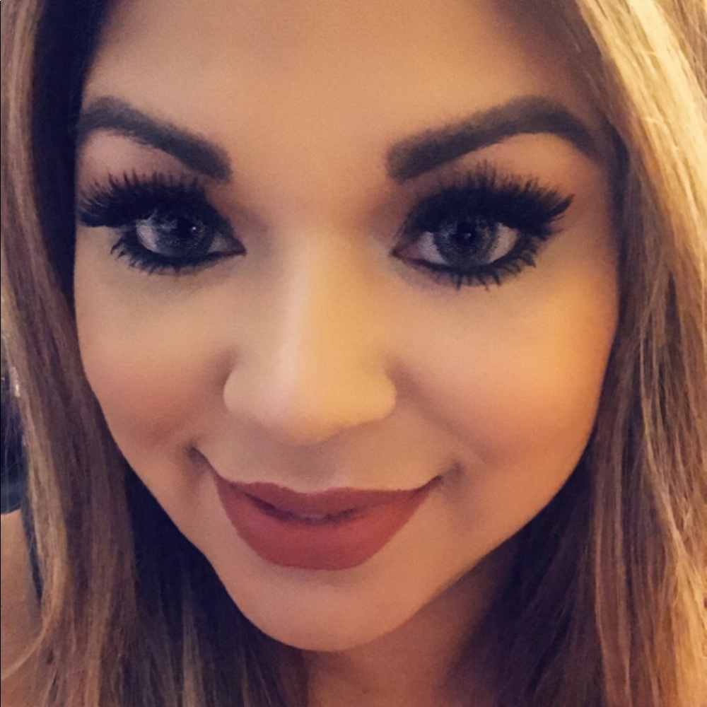 Meet your Posher, Perla